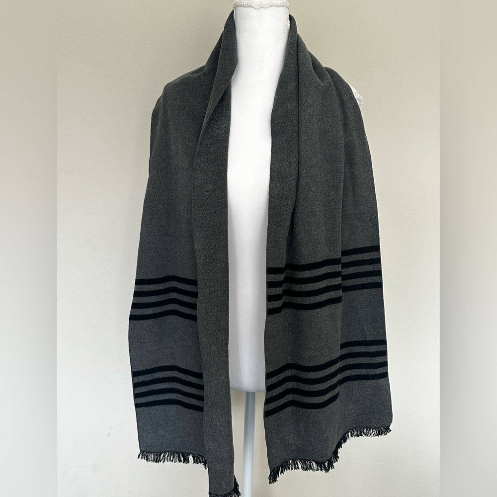 Men's Saks Fifth Avenue 100% Silk Scarf Gray w/ Black Stripes Fringe